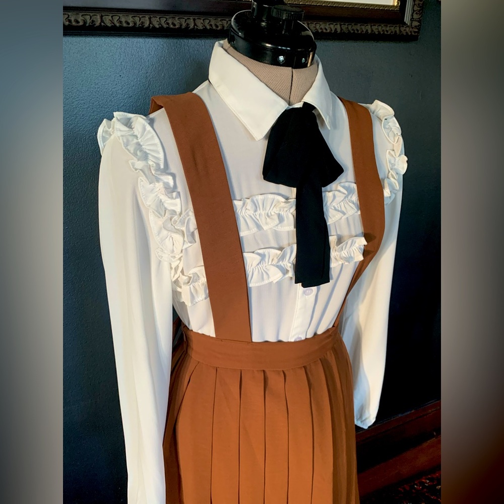 ☕️Adorable pumpkin spice suspender skirt☕️
